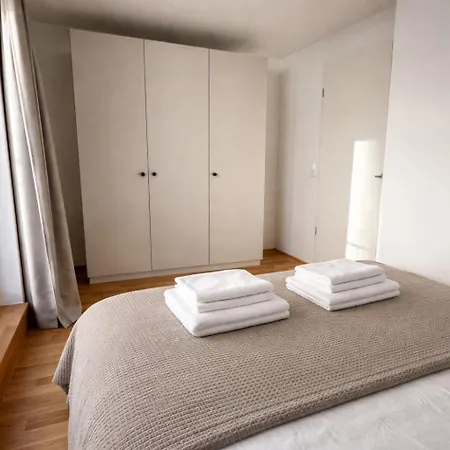 Homely! Skyview, Fair, Airport, Rooftop, Apartment! * Frankfurt nad Mohanem