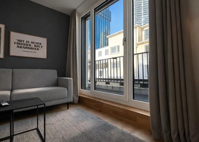 Homely! Skyview, Fair, Airport, Rooftop, Apartment! Appartement *