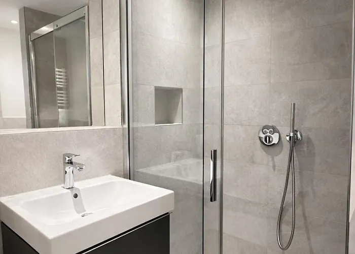 Homely! Skyview, Fair, Airport, Rooftop, Apartment! * Frankfurt am Main