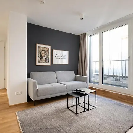 Apartamento Homely! Skyview, Fair, Airport, Rooftop, Apartment! *