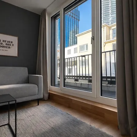 Homely! Skyview, Fair, Airport, Rooftop, Apartment! Apartamento *