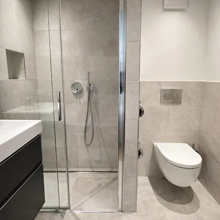 Homely! Skyview, Fair, Airport, Rooftop, Apartment! Apartman Frankfurt am Main